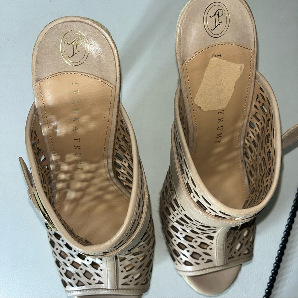 Ivanka Trump Tan Mules with Woven Design - Picture 6 of 7